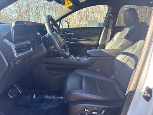 Used 2024 Cadillac XT4 Sport image 36