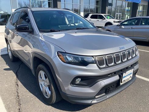 Used 2022 Jeep Compass Latitude w/ Convenience Group image 3
