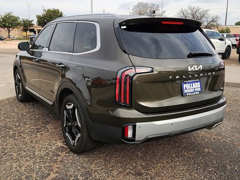 Used 2024 Kia Telluride EX image 2