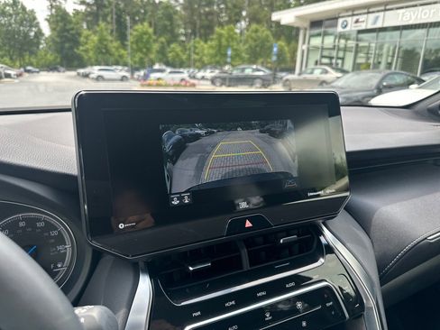 Used 2021 Toyota Venza XLE w/ Softex Package AWD/4WD image 29