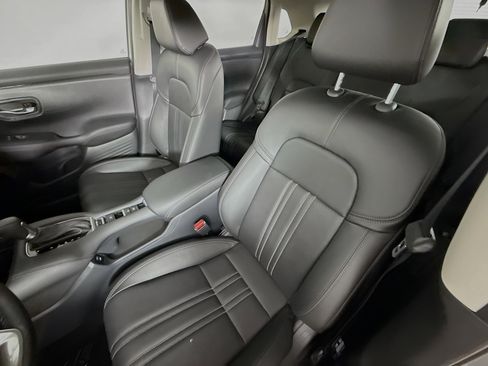 New 2026 Honda HR-V EX-L image 25