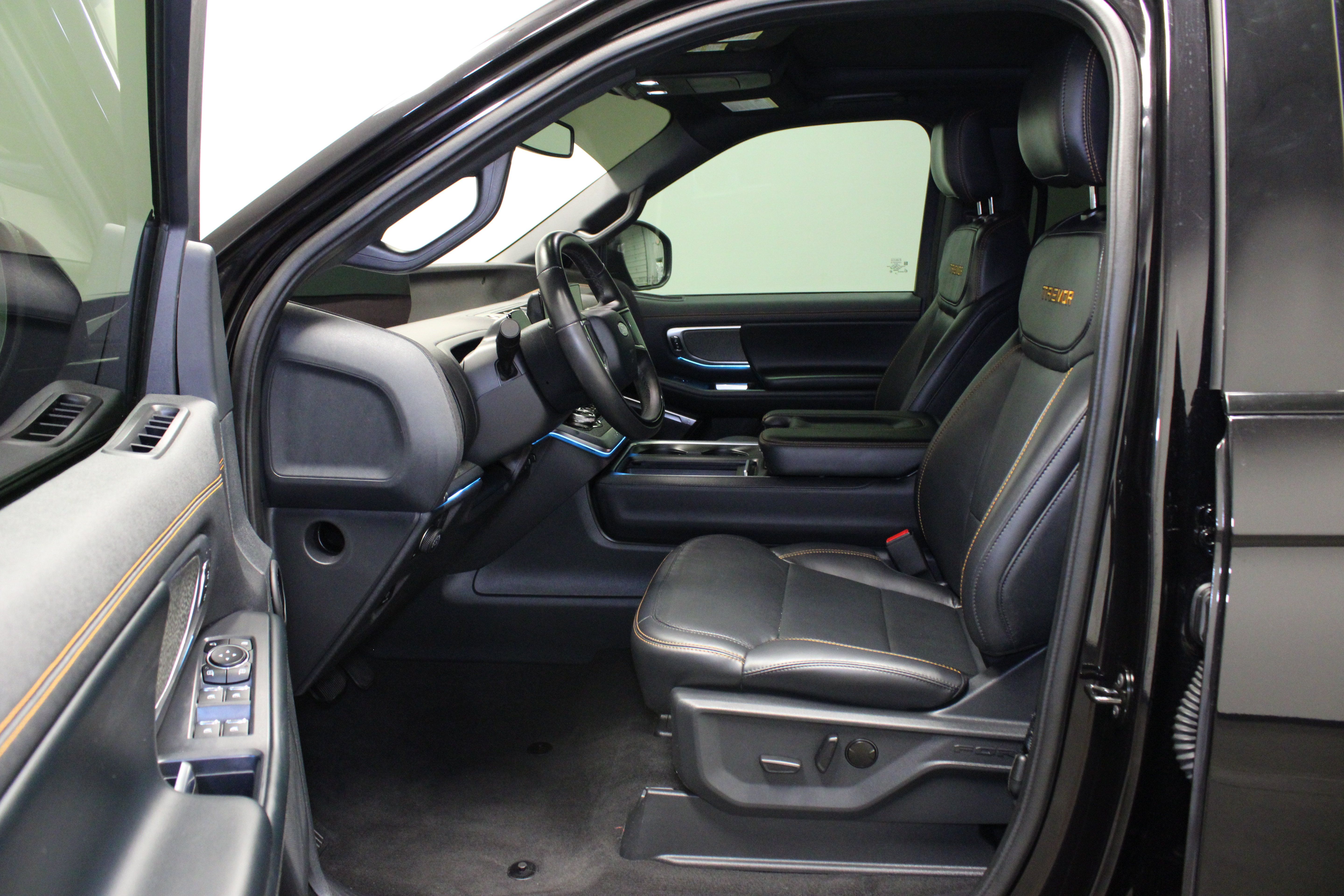 Used 2025 Ford Expedition Tremor AWD/4WD image 22