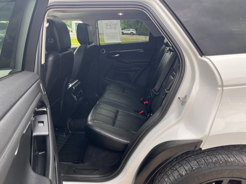 Used 2023 Land Rover Range Rover Evoque SE AWD/4WD image 17