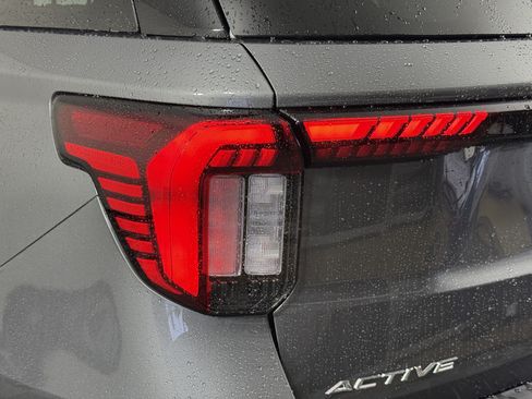 New 2026 Ford Explorer Active w/ Active Comfort Package RWD image 8
