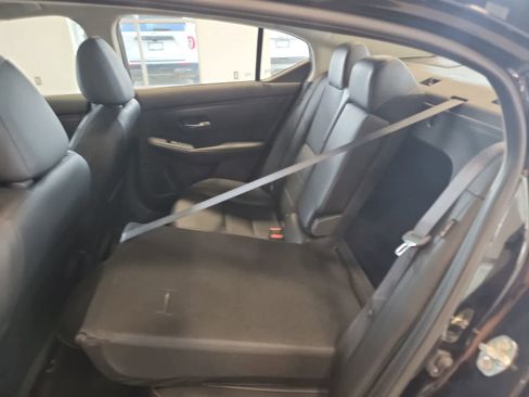 Used 2023 Nissan Sentra SR w/ SR Premium Package FWD image 32