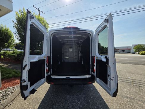 Used 2025 Ford Transit 250 148 Medium Roof Extended AWD w/ Exterior Upgrade Package image 20