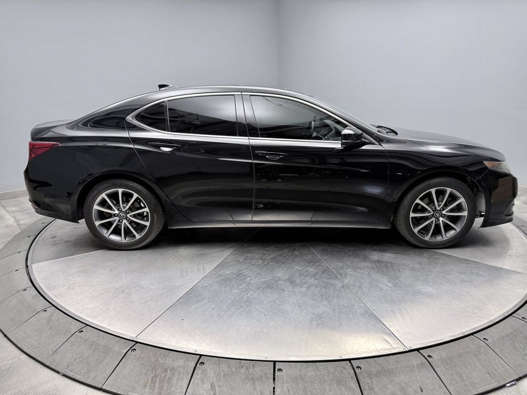 Used 2017 Acura TLX w/ Technology Package AWD/4WD image 4