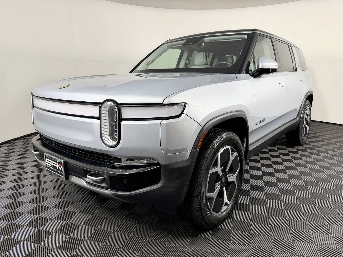 Used 2024 Rivian R1S Adventure Dual AWD/4WD image 3