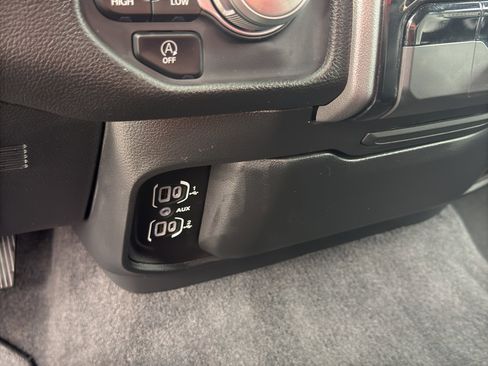 Used 2025 RAM 1500 Laramie image 24