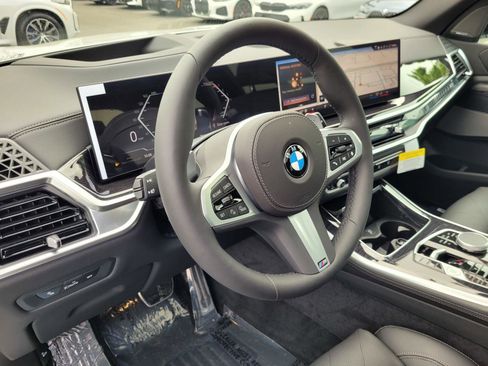 New 2026 BMW X5 xDrive40i w/ M Sport Package AWD/4WD image 8