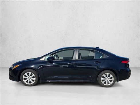 Used 2025 Toyota Corolla LE FWD image 8