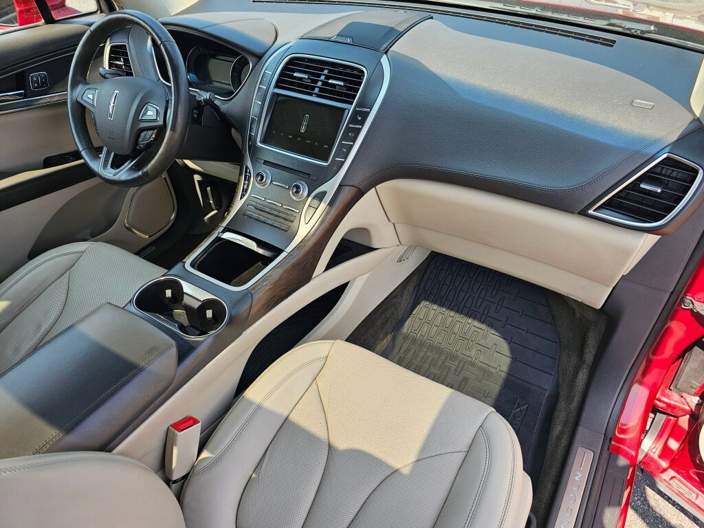 Used 2018 Lincoln MKX Reserve AWD/4WD image 12