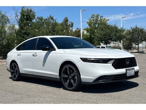 Used 2025 Honda Accord Sport image 8