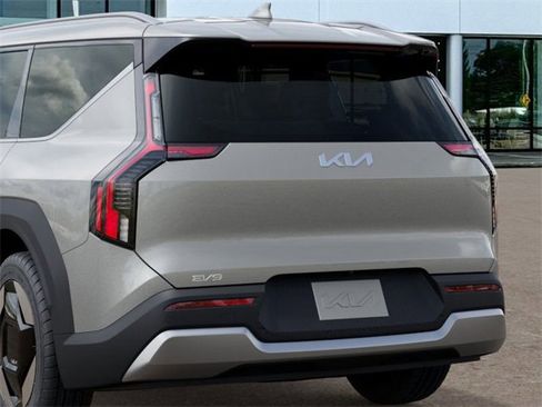 New 2026 Kia EV9 Wind image 13
