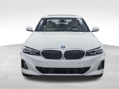 Used 2025 BMW 330i xDrive Sedan w/ Convenience Package image 9