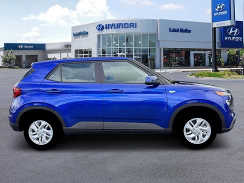 New 2026 Hyundai Venue SE image 9