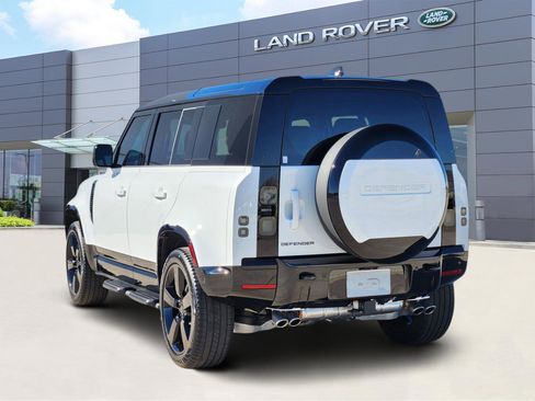 New 2026 Land Rover Defender 110 X-Dynamic SE image 4