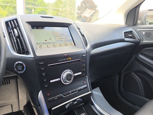Used 2019 Ford Edge Titanium w/ Cold Weather Package AWD/4WD image 24