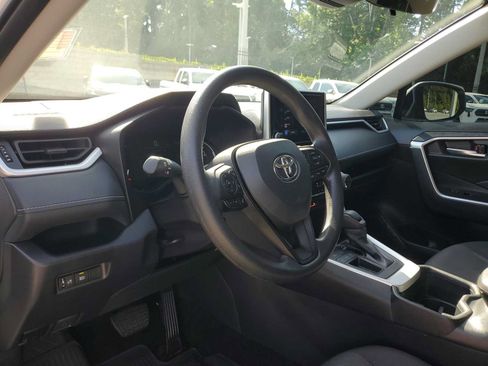 Used 2025 Toyota RAV4 XLE FWD image 15