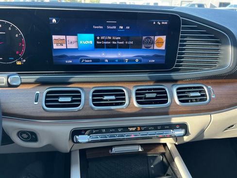 Used 2024 Mercedes-Benz GLS 450 4MATIC image 20