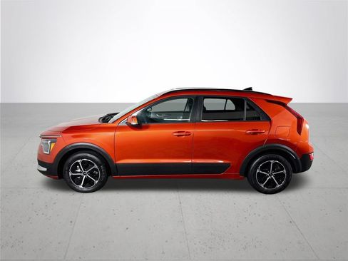 Certified 2023 Kia Niro EX FWD image 10
