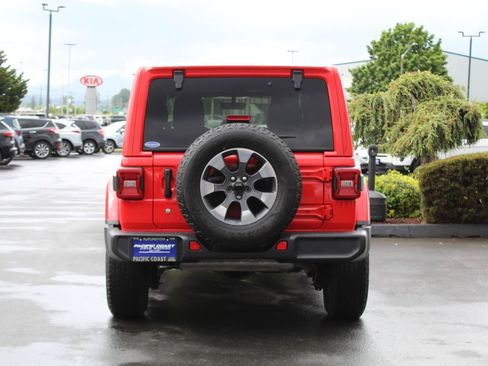 Used 2018 Jeep Wrangler Unlimited Sahara AWD/4WD image 5