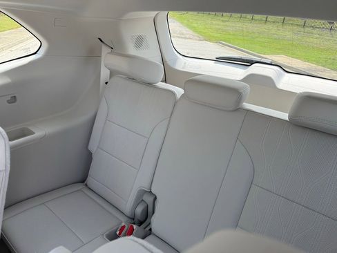New 2026 Buick Enclave Avenir w/ Super Cruise Package FWD image 22