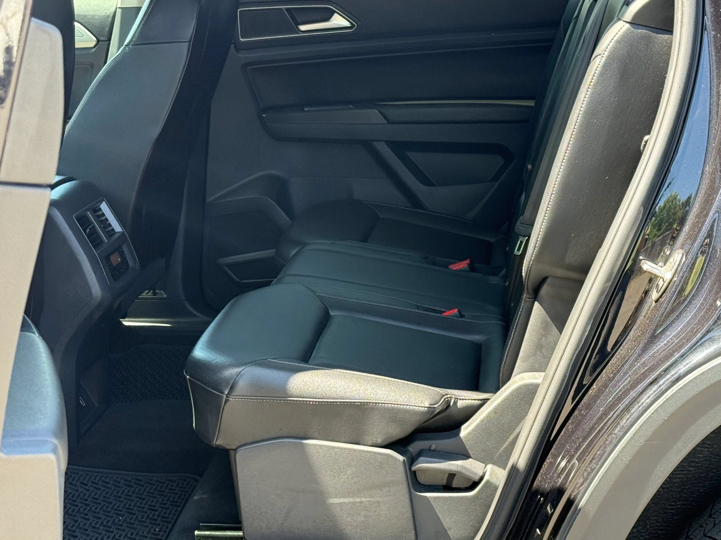 Used 2018 Volkswagen Atlas SE AWD/4WD image 19