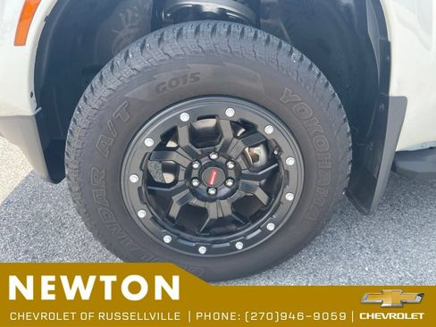 Used 2025 Nissan Frontier SV w/ SV Convenience Package AWD/4WD image 19