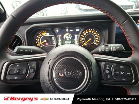 Used 2024 Jeep Wrangler Unlimited Rubicon image 21