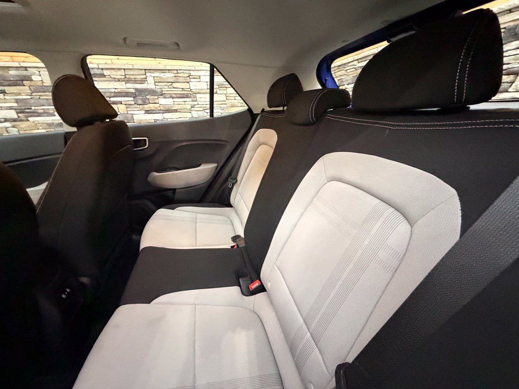 Used 2024 Hyundai Venue SEL FWD image 38