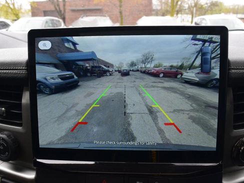 Used 2022 Ford Expedition XLT image 32