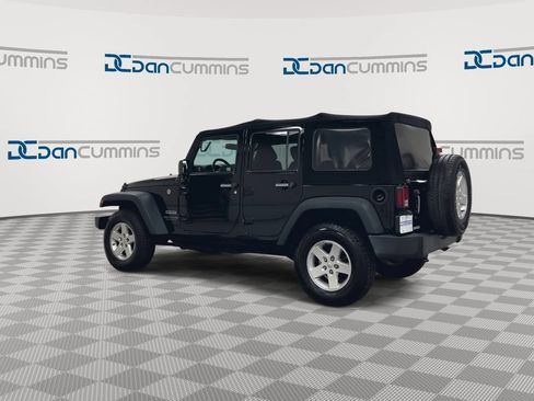 Used 2017 Jeep Wrangler Unlimited Sport w/ Quick Order Package 24S AWD/4WD image 6
