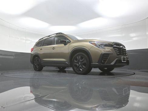 Used 2024 Subaru Ascent Onyx Edition AWD/4WD image 9