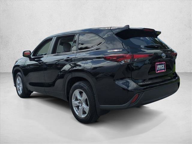 Used 2024 Toyota Highlander LE FWD image 8