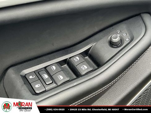 Used 2024 Jeep Grand Cherokee Limited w/ Black Appearance Package AWD/4WD image 16
