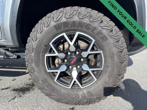 Used 2023 GMC Canyon AT4X image 9