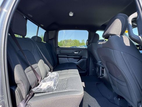 New 2026 RAM 1500 Express AWD/4WD image 16