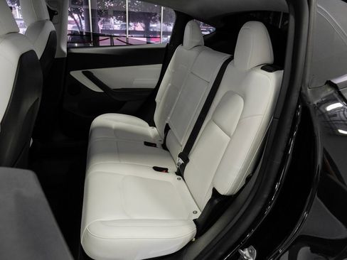 Used 2021 Tesla Model Y Long Range image 43