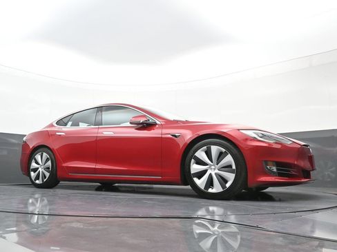 Used 2021 Tesla Model S Performance AWD/4WD image 21