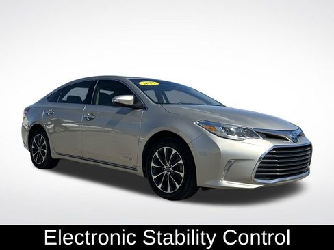 Used 2018 Toyota Avalon XLE Premium image 9