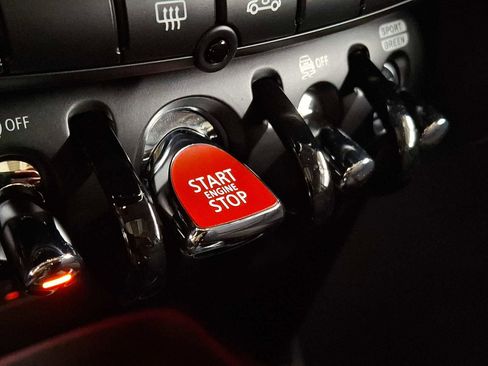 Certified 2024 MINI Cooper S image 19