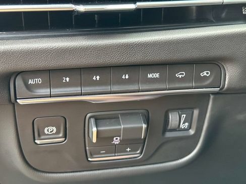 Certified 2026 Cadillac Escalade ESV Sport w/ LPO, ONYX Package AWD/4WD image 33