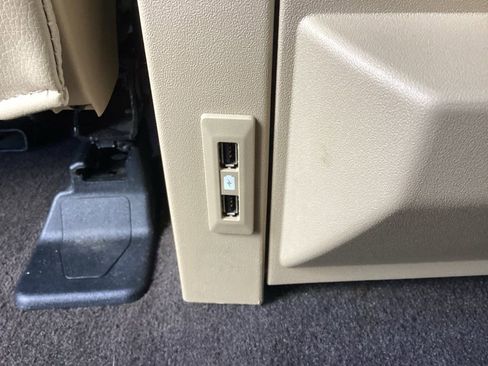 Used 2019 Ford F150 Lariat image 41