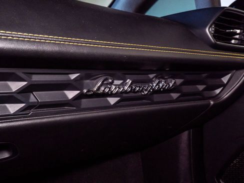 Used 2018 Lamborghini Huracan LP 580-2 image 24