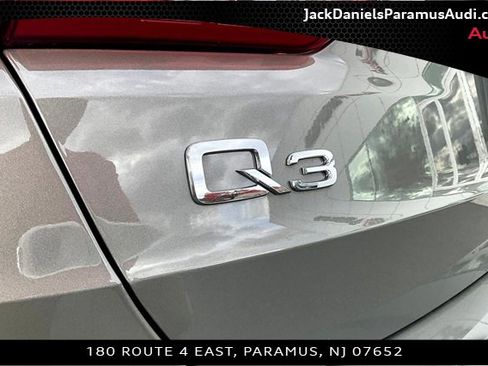 Used 2024 Audi Q3 2.0T Premium image 22