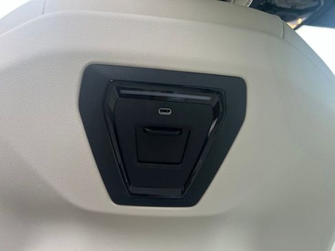 Used 2026 BMW 530i RWD image 11