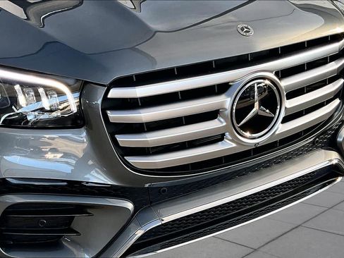 Used 2024 Mercedes-Benz GLS 450 4MATIC image 30