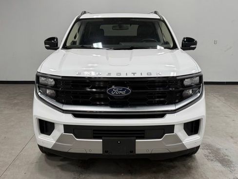 Used 2025 Ford Expedition Platinum AWD/4WD image 4