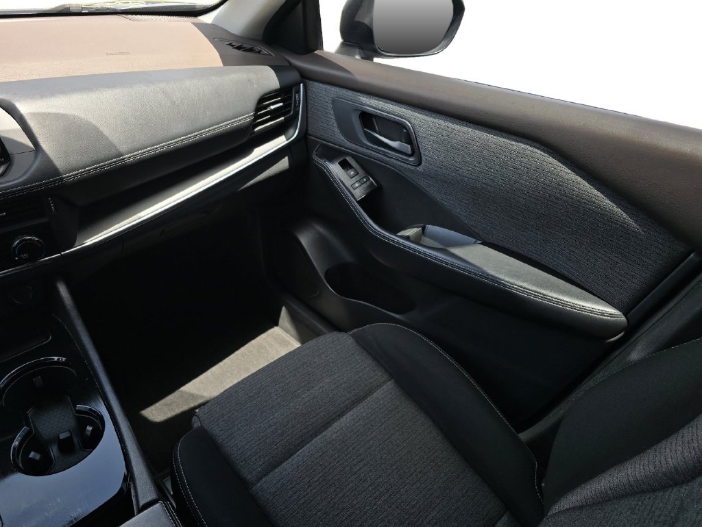 Used 2021 Nissan Rogue S FWD image 17